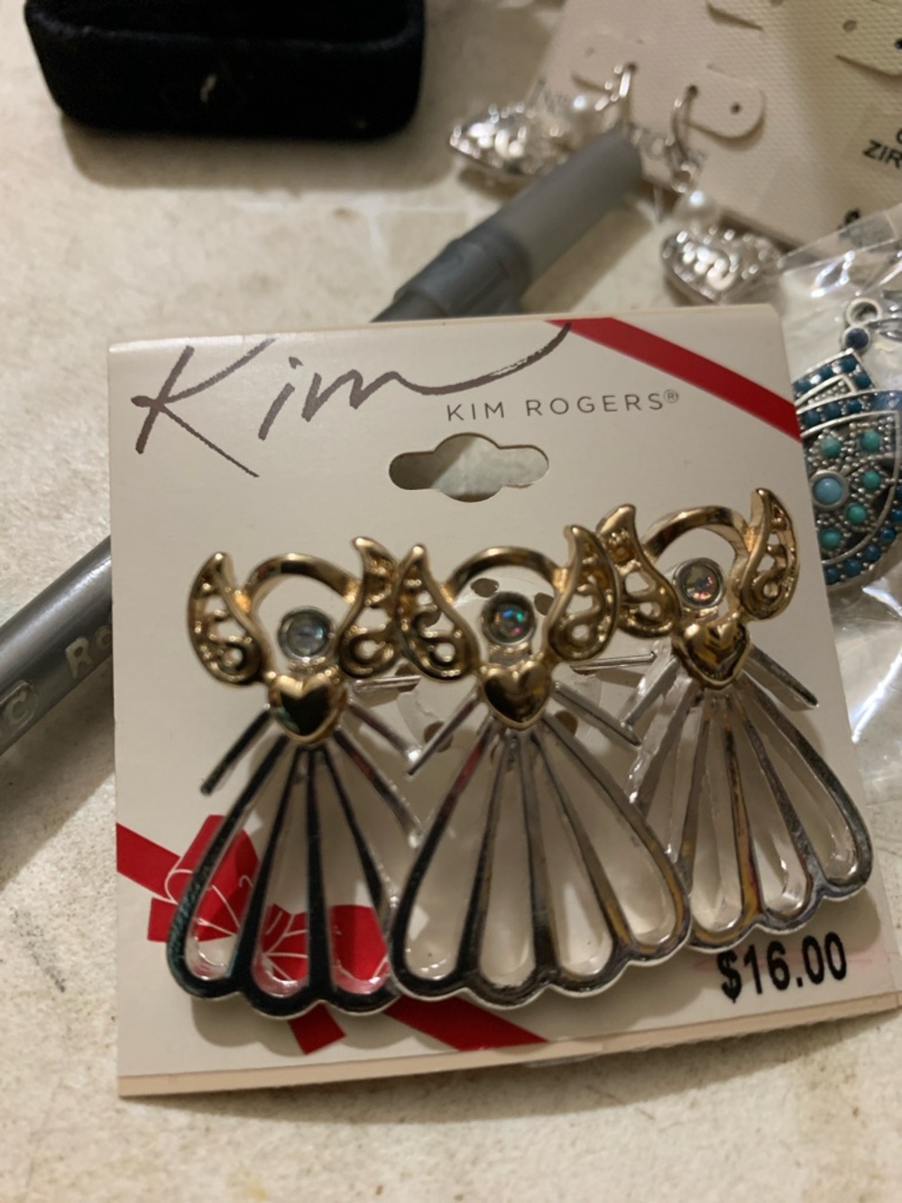 Kim Rogers - Triple Angel Sliver tone brooch